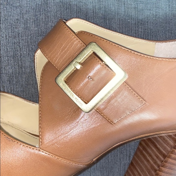 👠 MICHAEL KORS HEELS - Picture 5 of 5